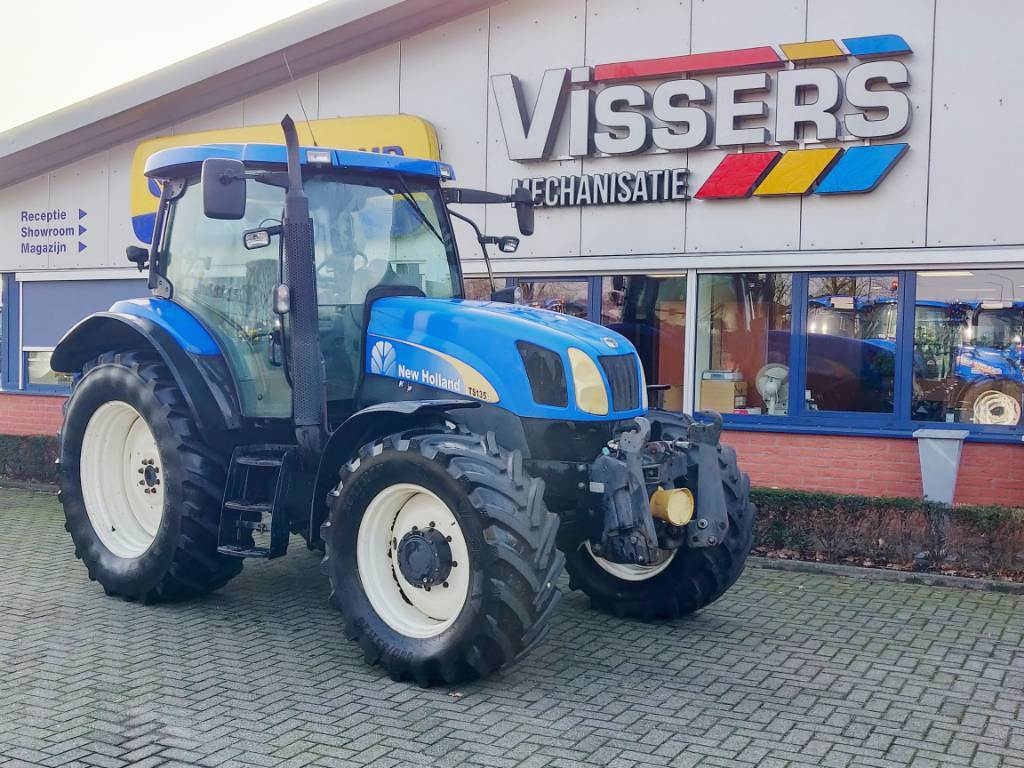 Gebruikt 2004 New Holland TS 135 A / TSA 135