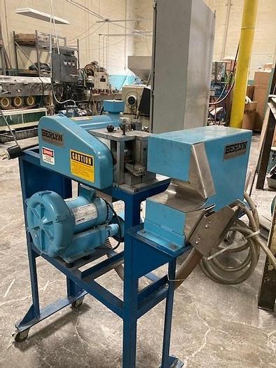 Used 1" EXTRUDER WITH AIR KNIFE AND PELLETIZER (#9943)