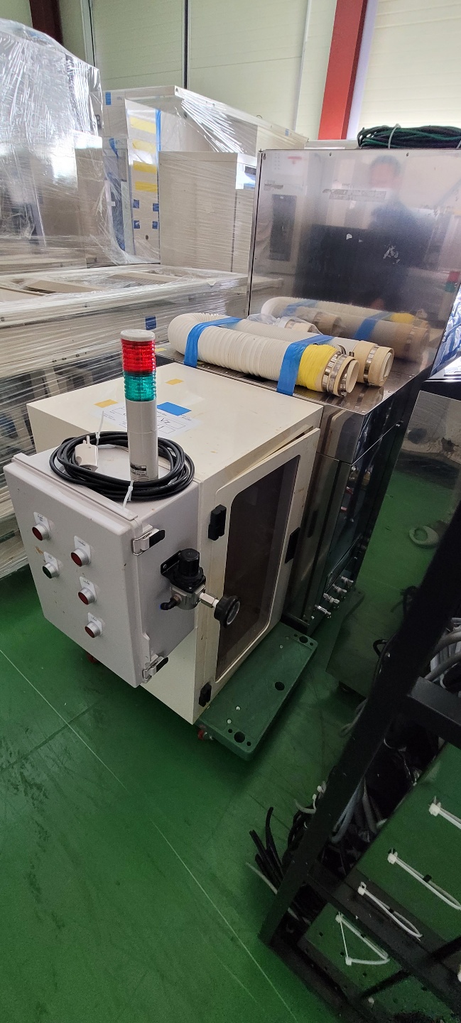 Used Tel MARK-Vz 2-Coater and 2-Developer CLEAN Track Systems