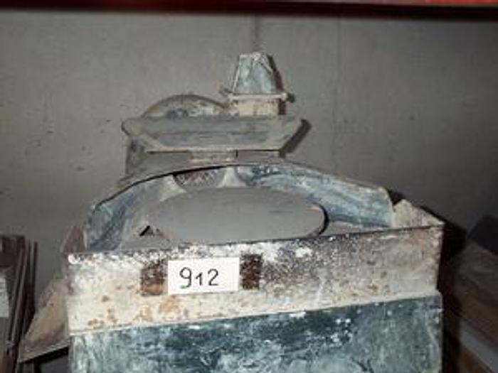 D'occasion Foot leveller dry grinding machine with disk