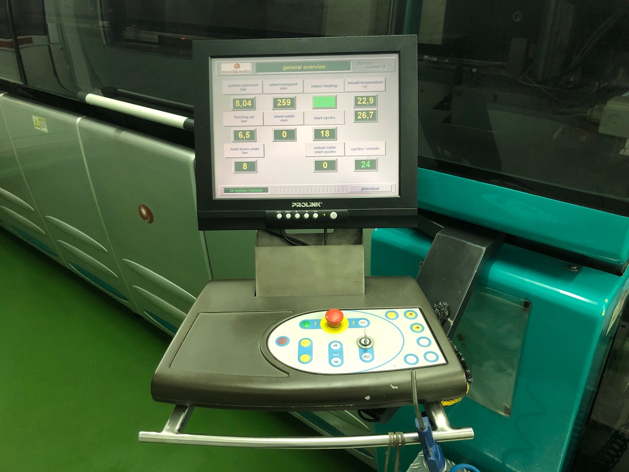 Used 1998 Mould & Matic TR 4 (Thermorunner 4)