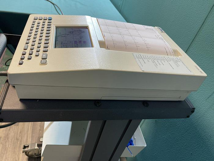 Used Spacelabs Burdick Eclipse 850 EKG Gerät auf Trolley mit EKG Kabel