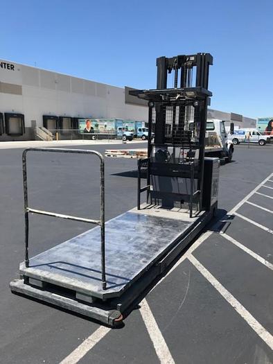 Used 2005 Crown 15SP48TT Furniture Picker