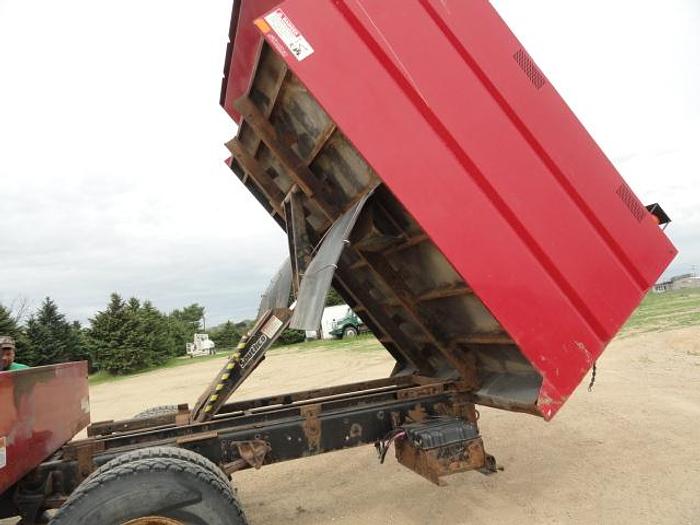 Used 2011 versalift V0270E