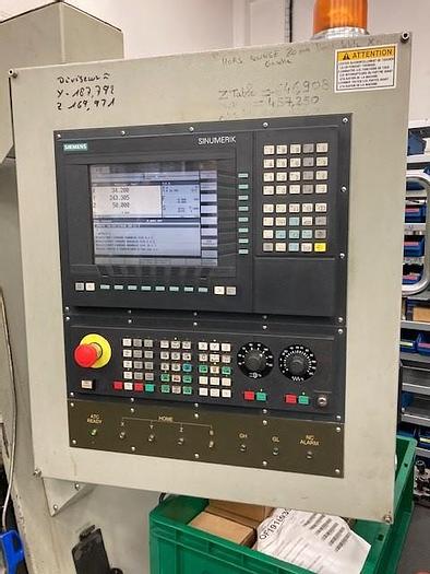 Utilisé Centre d’usinage vertical Feeler FV-600