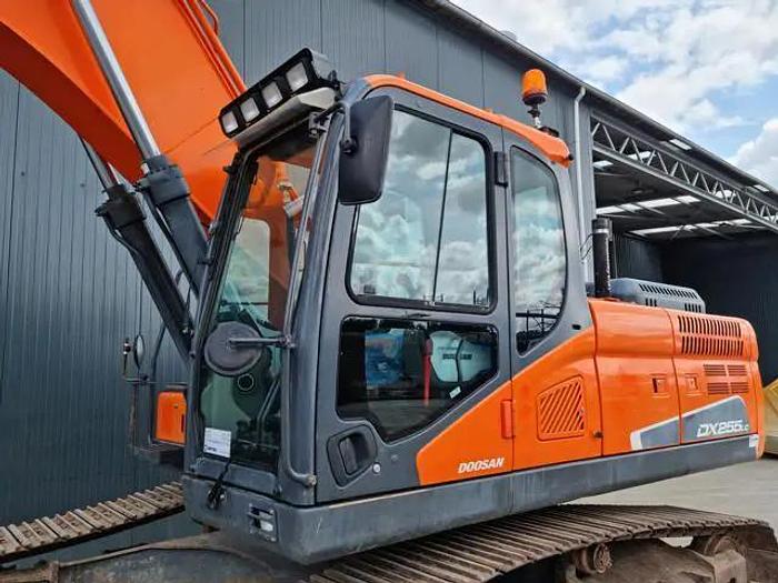 Gebraucht 2015 Doosan DX255LC-5