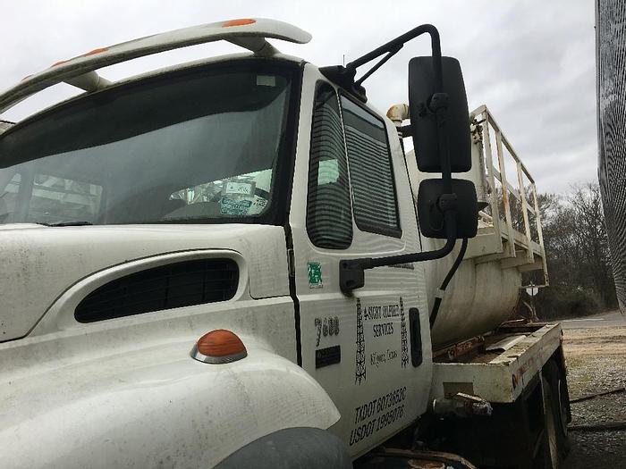 Used 2004 INTERNATIONAL 7600