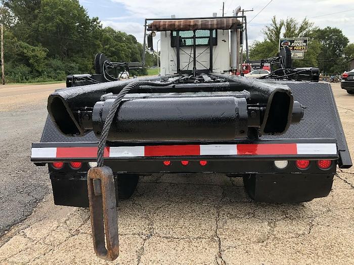 Used 2004 Mack CV713