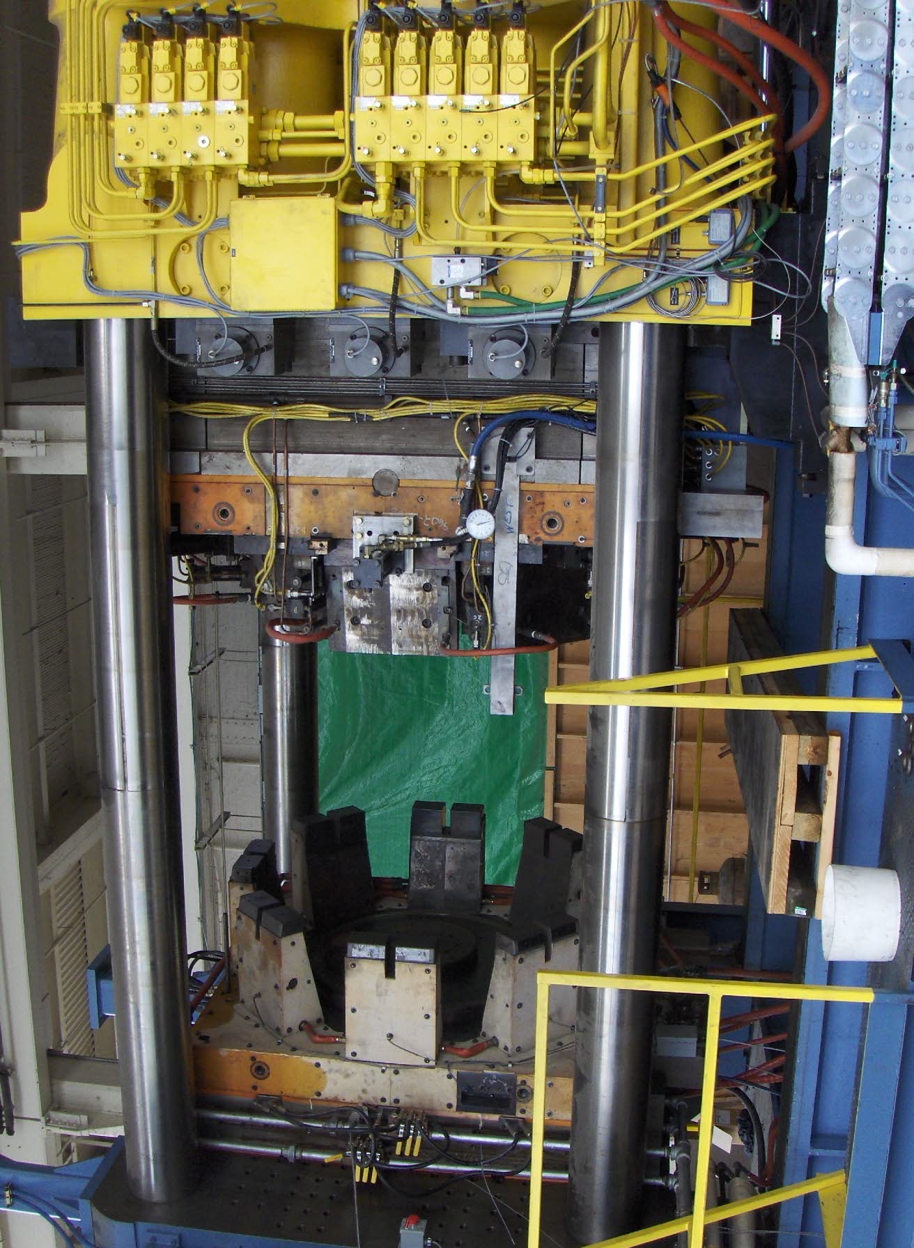 Used 2,000 Ton Engel Hydraulic Press; 4 Post Dn-Acting; Mint; Mfg. 1995