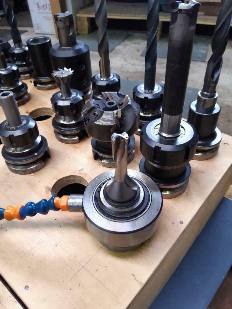 Gebruikt 1995 SUPERMAX YCM-VMC-85A