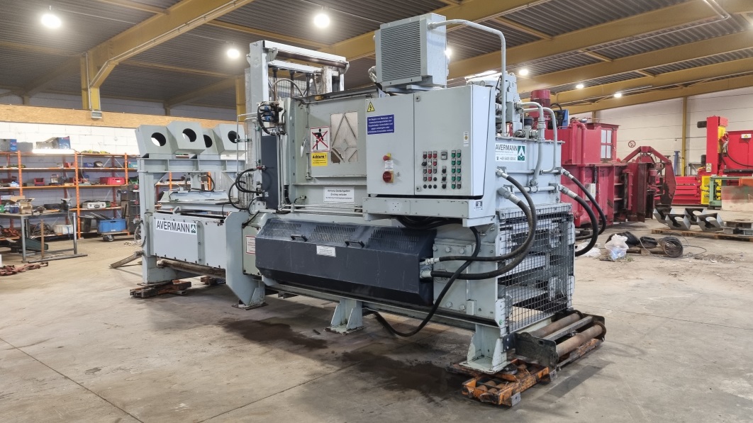 Used Ballenpresse Avermann, Typ AVOS BP1211-15/50, Presskraft 50 t, Baujahr 2012