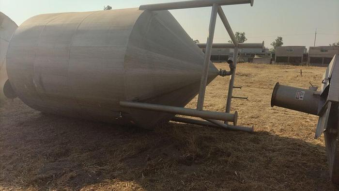 Used Tank, 4,000 Gallon, S/st, Cone Bottom, On Legs #S744779