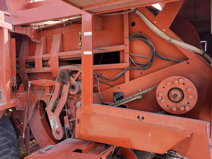 Used Hesston 4790 Baler w/ Accumulator