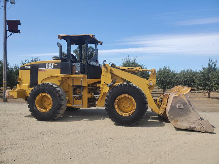 Used 2004 CAT 938G