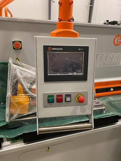 Used 1/4" x 8.5' Ermak HGS-2600/6 Hydraulic Swing Beam Shear