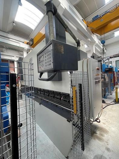 Usato PIEGATRICE SALA IDRAULICA 3000X110 TON