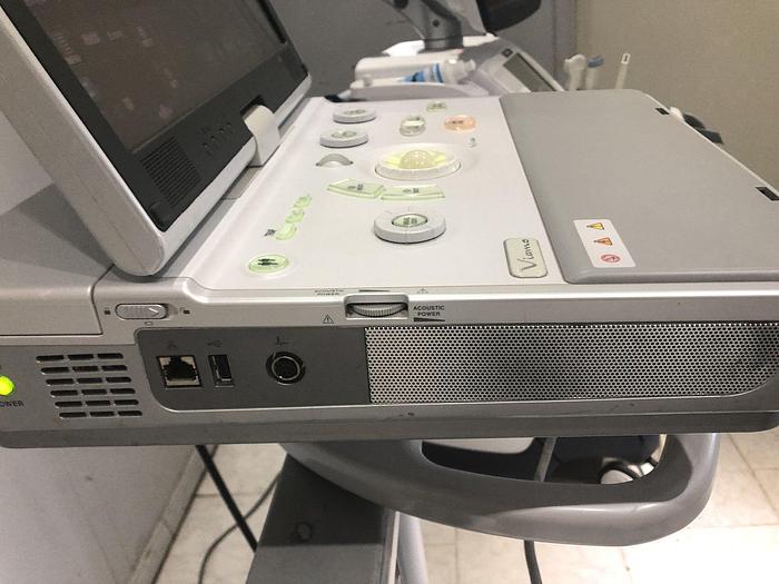 Gebraucht Toshiba Viamo Ultraschallsystem mit 1x Sonde auf Trolley