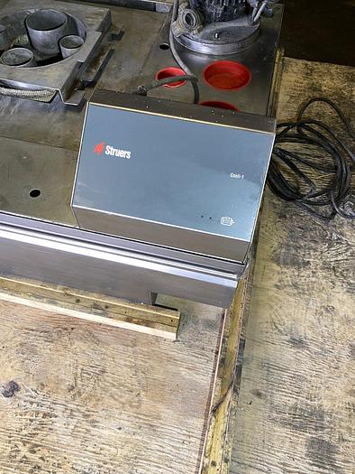 Used 2014 Struers Axitom Auomatic Cut-Off Saw