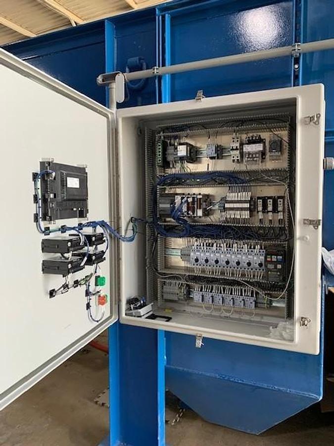 Standard/Remote Access Master Control Panels