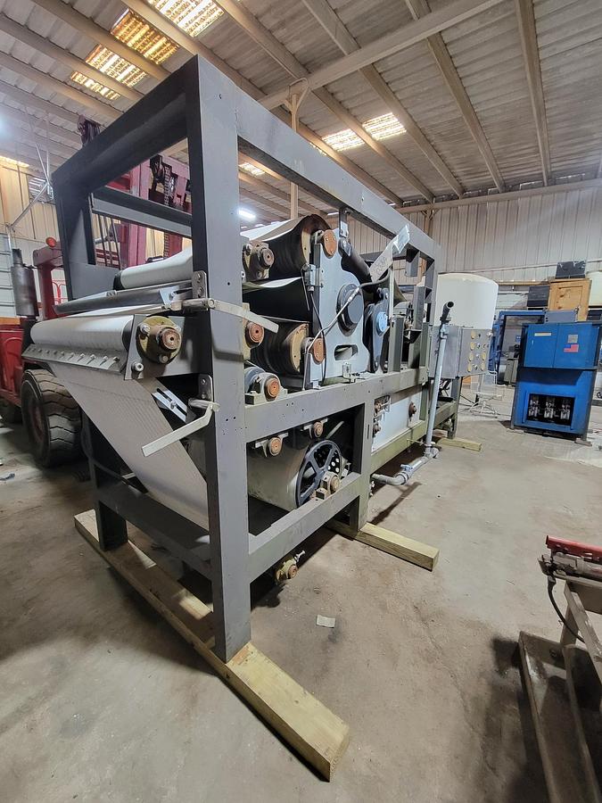 Used 1 Meter Belt-Press