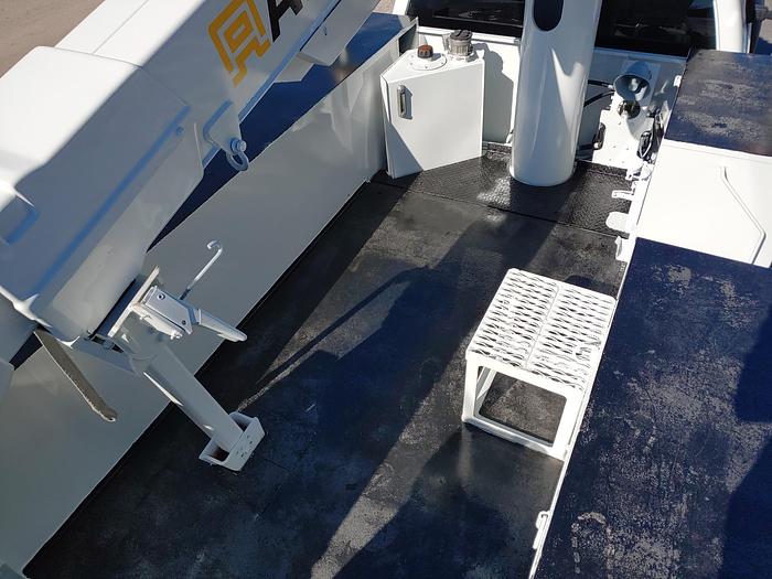 Used Altec AT40-MH 45ft Bucket Boom on 2016 Ford F550 4x4 Reg Cab Utility Truck - 05890