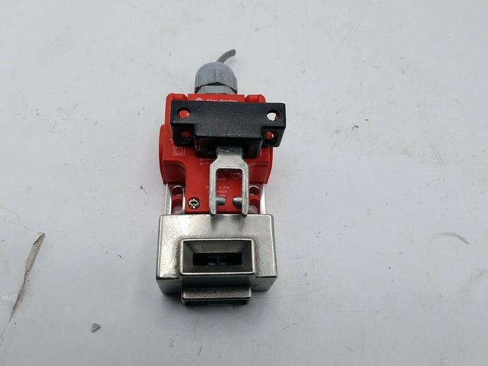 Allen Bradley 440K-T11213 Safety Interlock Switch 440KT11213 Series B