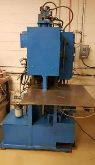 Used JAHNKE 12 TON WAX PRESS