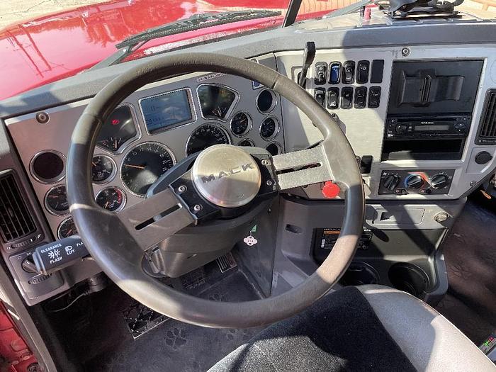 Used 2012 Mack Trucks, Incorporated CHU613