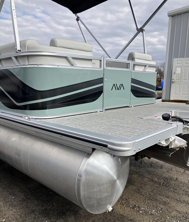 2026 Avalon VLS Quad Lounge