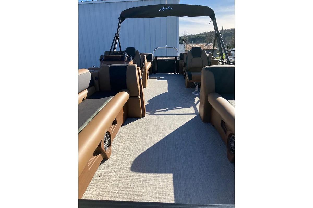 2024 Avalon Venture 85 Quad Lounger