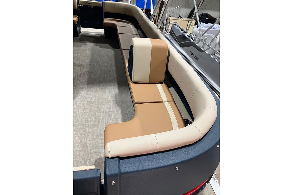 2025 Avalon Aura Quad Lounge