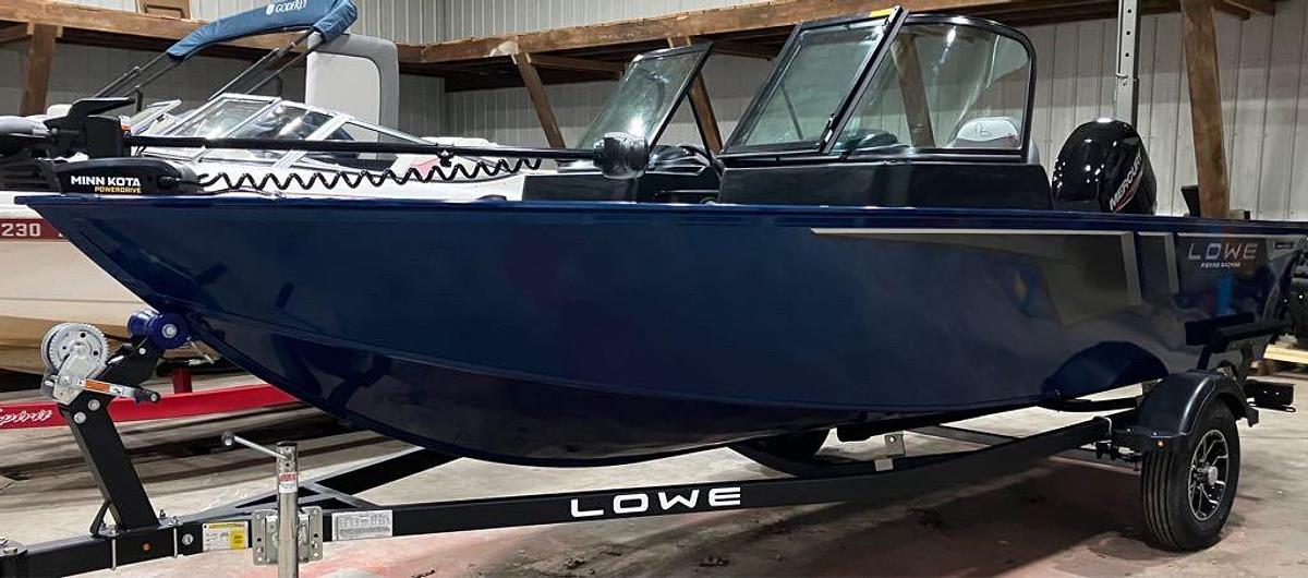 2025 Lowe Fishing Machine Walk Thru FM 1675 WT