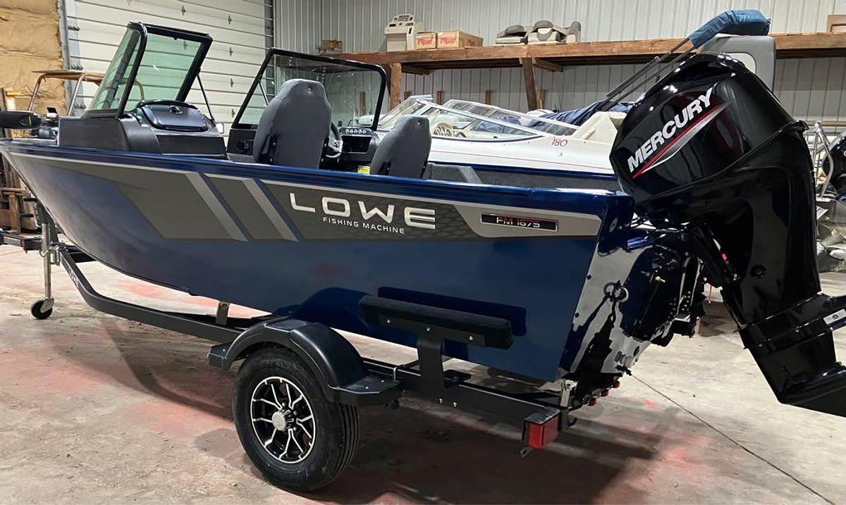 2025 Lowe Fishing Machine Walk Thru FM 1675 WT