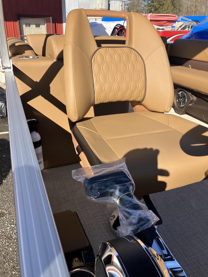 2026 Avalon VLS Quad Lounge 2180