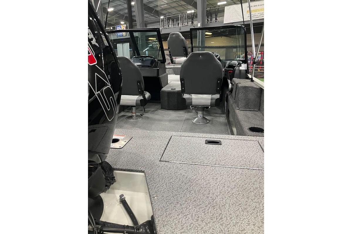 2025 Lowe Fishing Machine Walk Thru FM 1775 WT