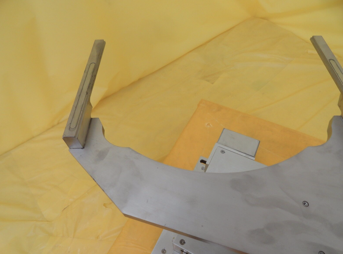 Used Kawasaki NS110C-B001 Chuckbot Robot 4K192-238-4 NSR-S307E 300mm DUV As-Is