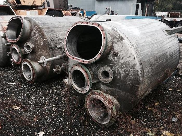 Used Perry approximately 670 gallon vertical T304 stainless steel mix tank