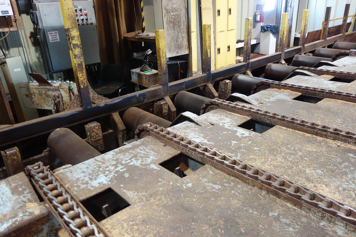 Used L-M Equipment 2 Saw Timber Deck