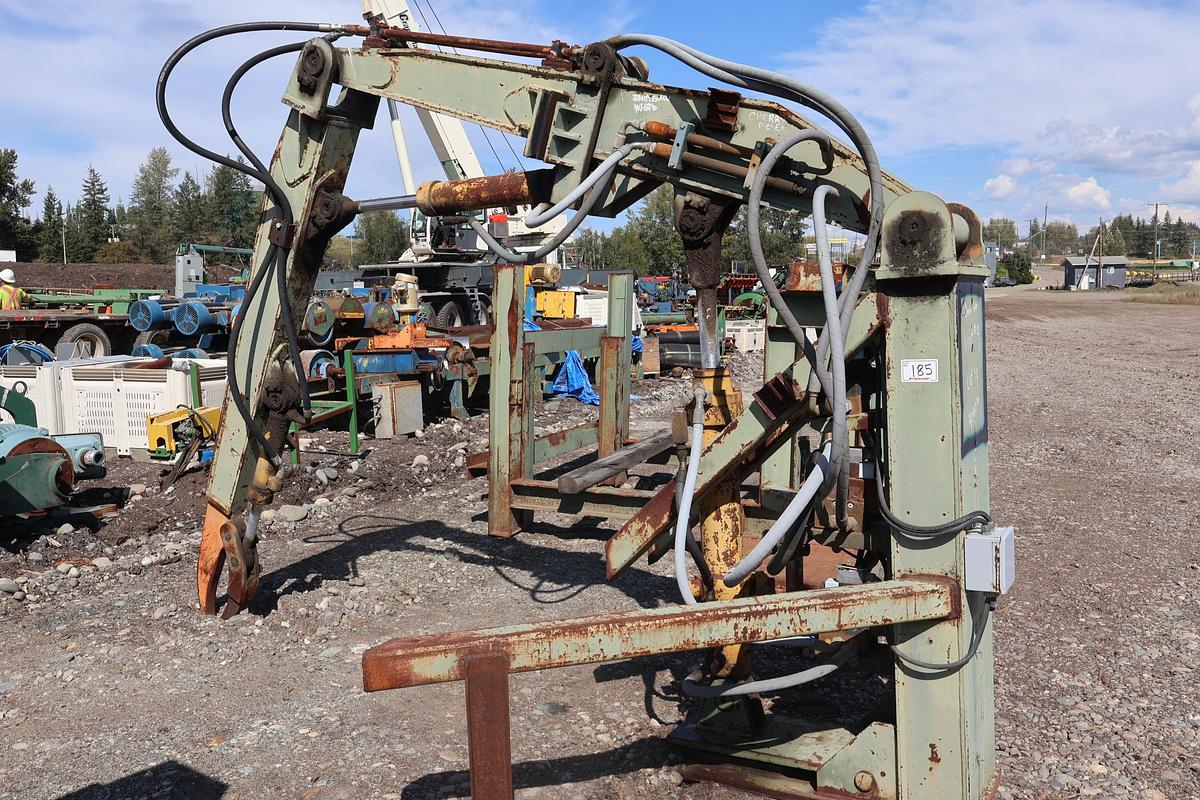 Used Pedestal Mounted Hydraulic Log Loader