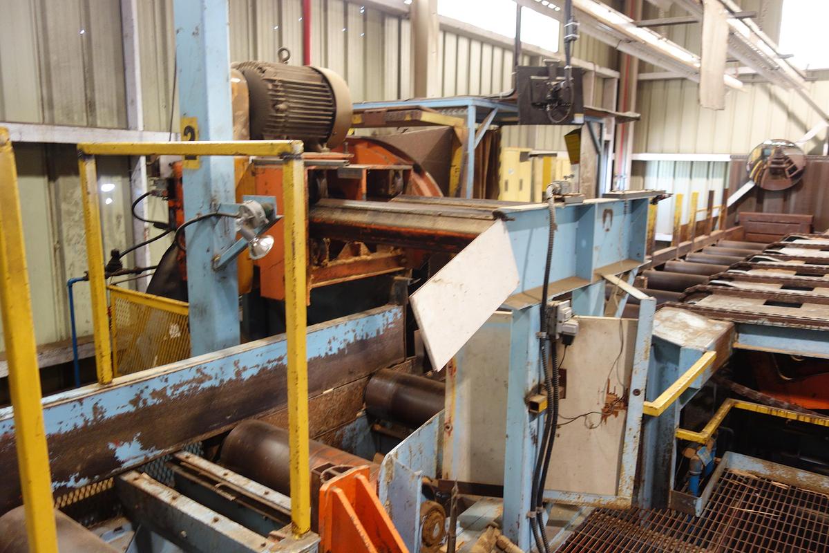 Used L-M Equipment 2 Saw Timber Deck
