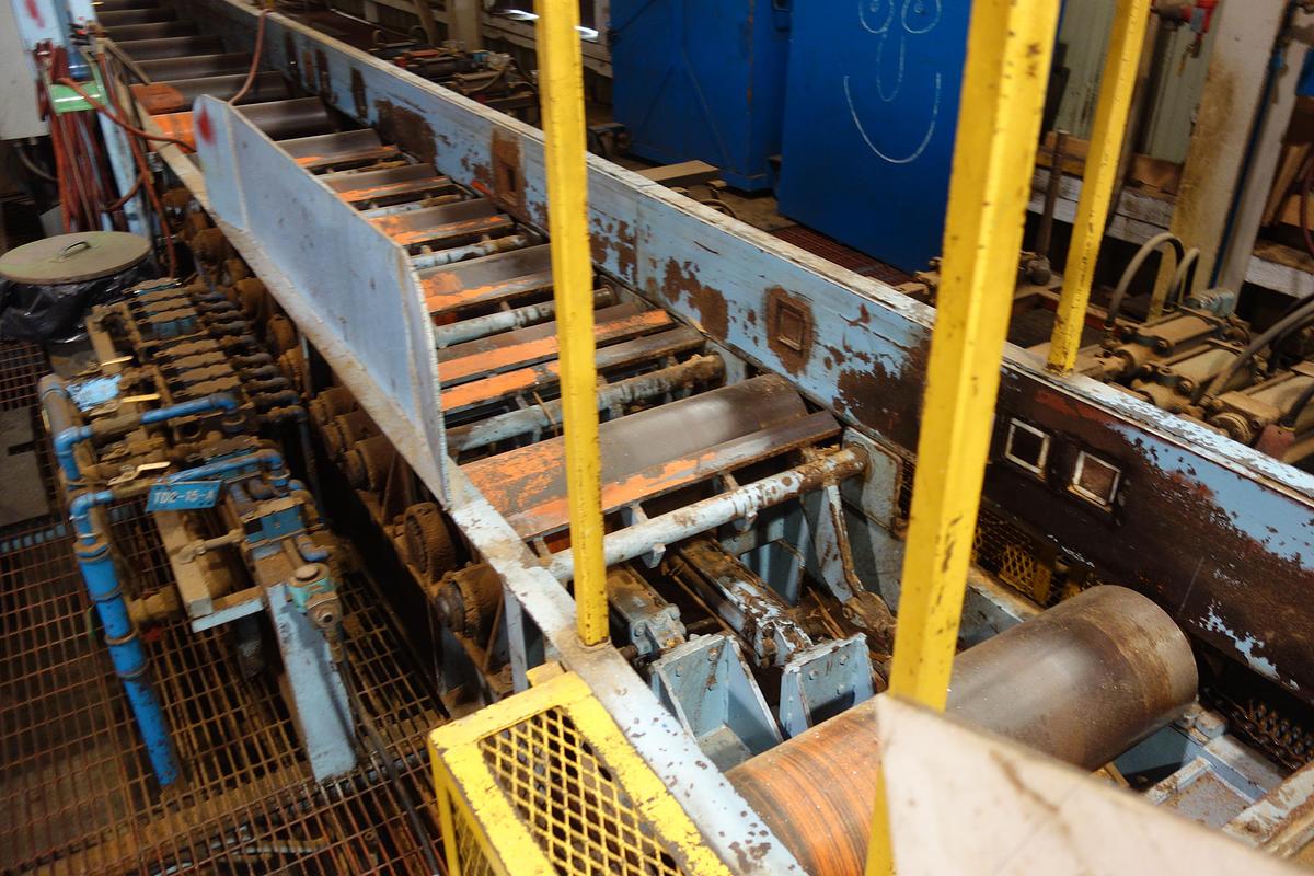 Used L-M Equipment 2 Saw Timber Deck