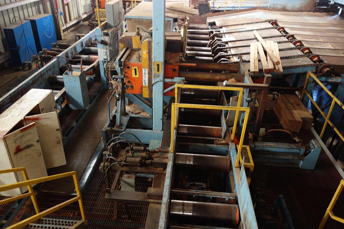 Used L-M Equipment 2 Saw Timber Deck