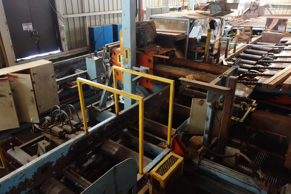 Used L-M Equipment 2 Saw Timber Deck