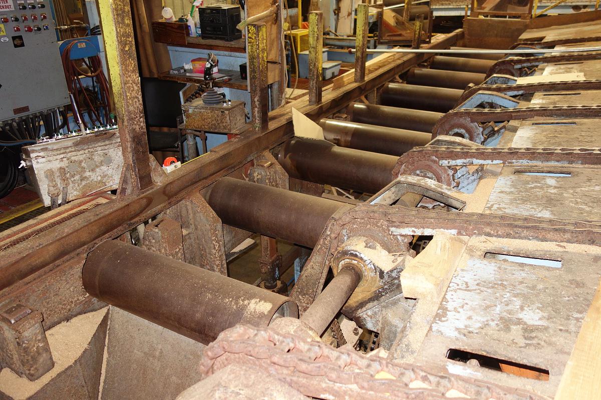 Used L-M Equipment 2 Saw Timber Deck