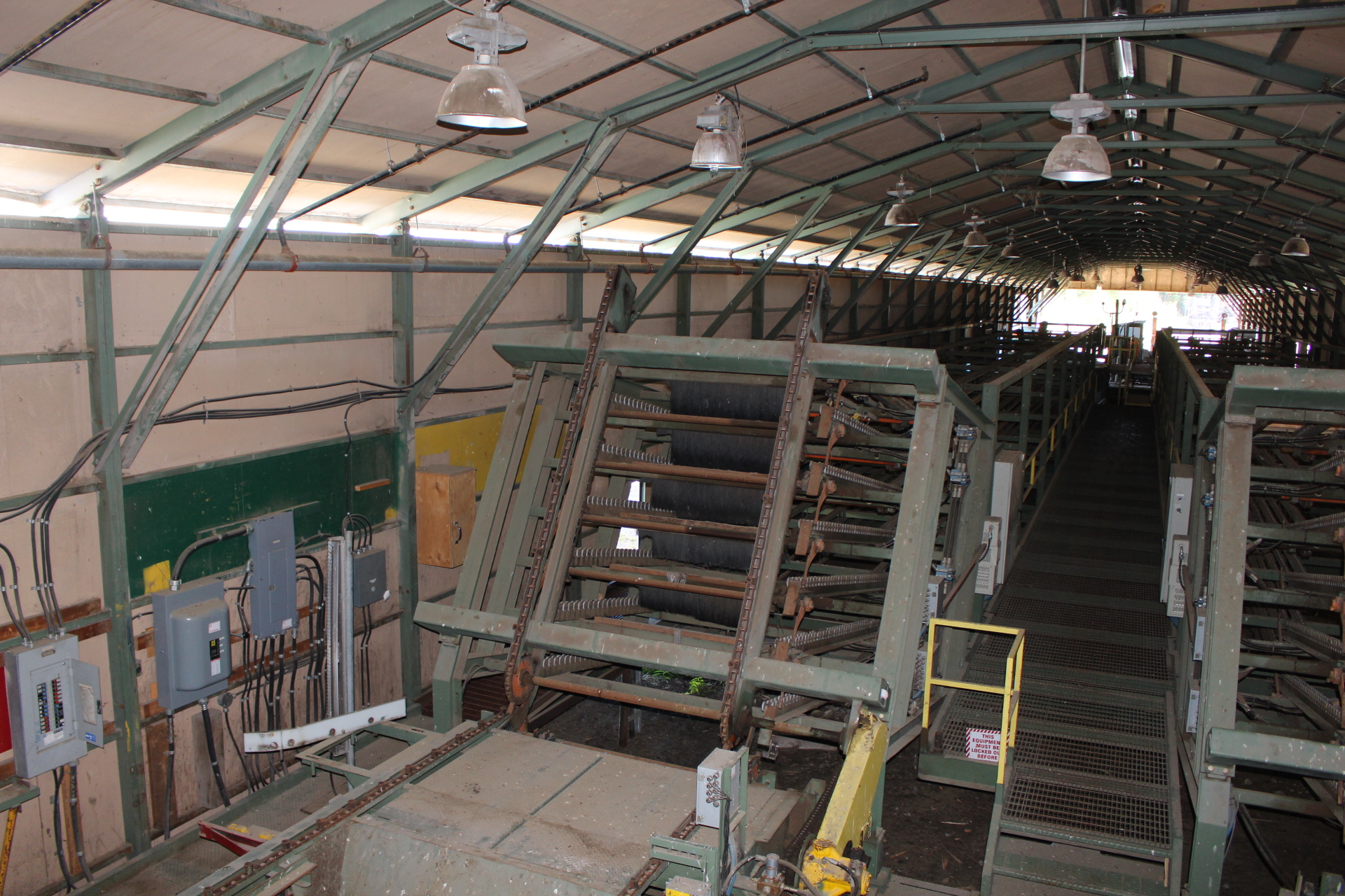 Used CARRIER STUD MILL 7 TRAY LUMBER SORTER