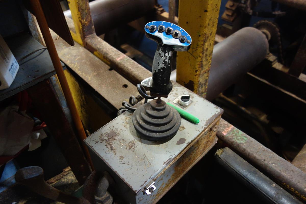 Used L-M Equipment 2 Saw Timber Deck