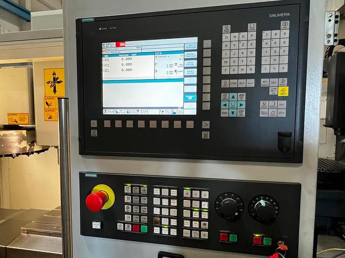 Gebraucht CNC Vertikales Bearbeitungszentrum UNITECH / BRIDGEPORT XV 560