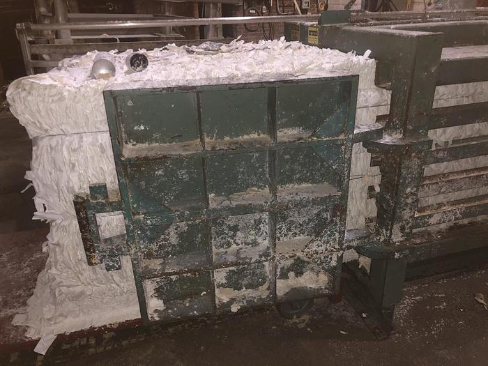 Used MAREN 122 HORIZONTAL CLOSED DOOR BALER 20 HP