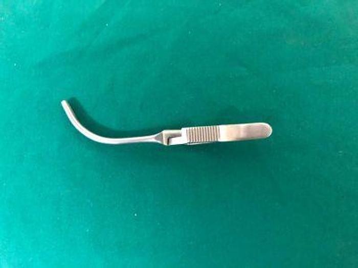 Used Clamp Atraumatic DeBakey Bulldog Curved 1 in 2 Vascular Teeth Jaw 55mm by 110mm GENITO URINARY