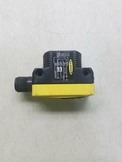 Used BANNER WORLD-BEAM QS30EDVQ EXPERT DIFFUSE-MODE SENSOR 10-30VDC. USED